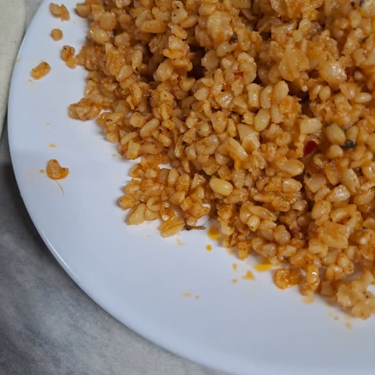 Üniversite Yemekhanesinde Hijyen Sorunu Ve Kötü Yemekler