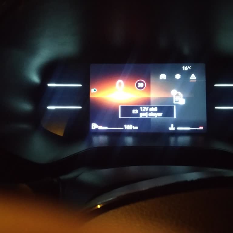 Yeni Renault Clio'da Beklenmedik Akü Sorunu