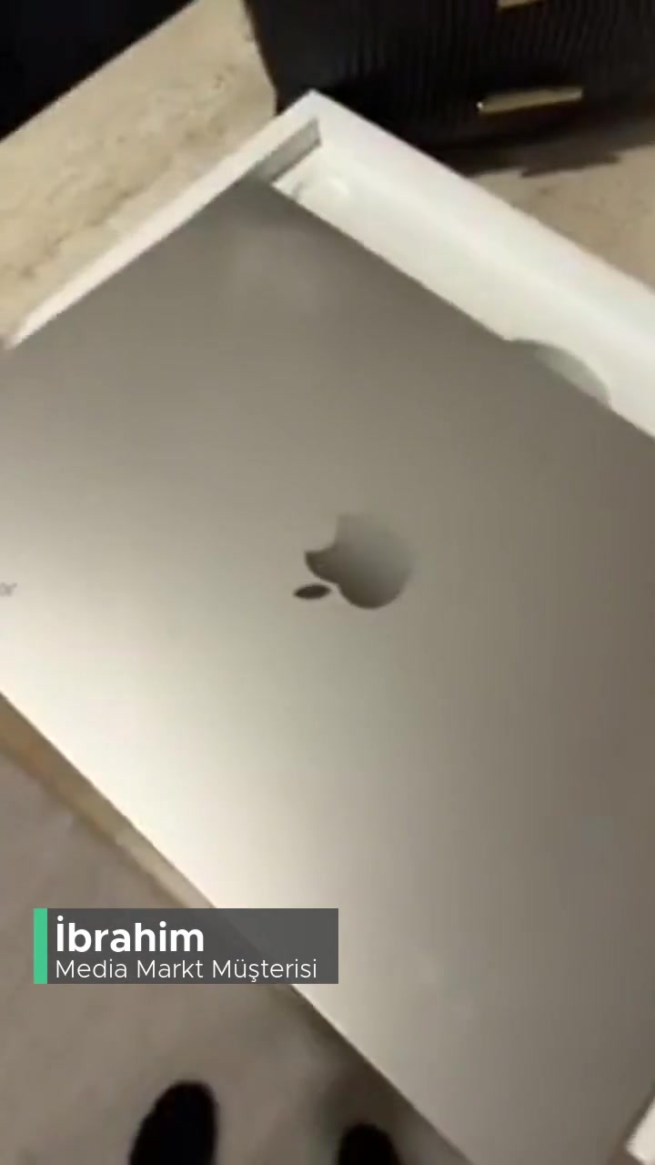 Media Markt -  Macbook Air M3 Garanti Süreci! videonun kapak resmi