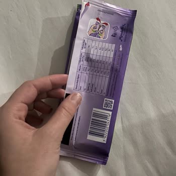 Milka Çikolata İçinden Kağıt Parçası Çıktı