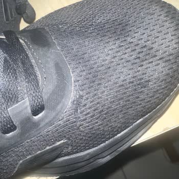 Adidas Ayakkabı Kalitesizliği: 1 Ayda Patlayan Galaxy 7 Modeli