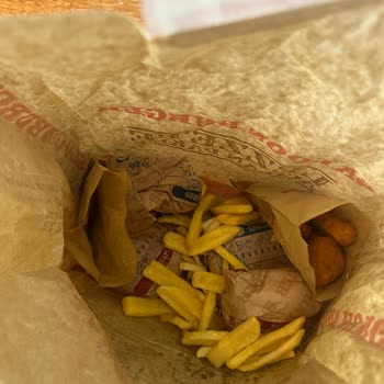 Eksik Ürünler Ve İade Sorunu: Saloon Burger Ve Yemeksepeti Hayal Kırıklığı