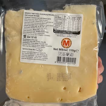 Migros'tan Aldığım Eski Kaşar Buzdolabında Küflendi