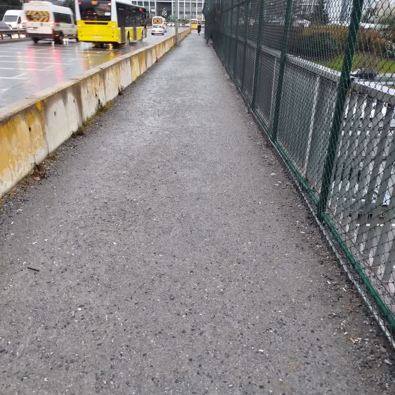 Kavacık Köprüsü'nde Güvenli Yürüyüş Sorunu