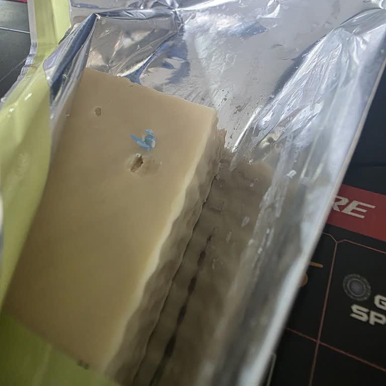 Tadelle Beyaz Çikolatalı Gofret İçinden Plastik Parça Çıkması