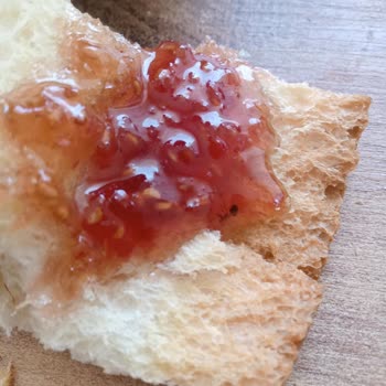 Reçelin İçinden Karınca Çıktı: Hijyen Sorunu