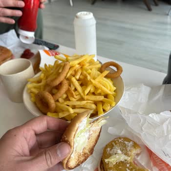 Eksik Ürünler Ve İletişimsizlik: Hayal Kırıklığı Yaratan Burger King Deneyimi
