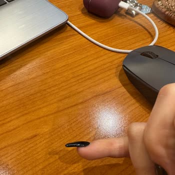 Protez Tırnak Ve Kirpik Hizmetinde Memnuniyetsizlik