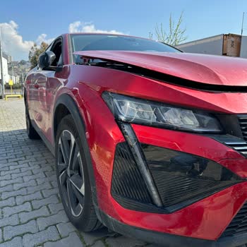 Peugeot 408: Küçük Çarpışma, Büyük Sorunlar!