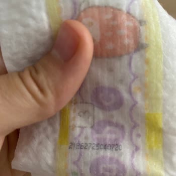 Hijyen Skandalı: Bebek Bezinde Tanımlanamayan Karartı