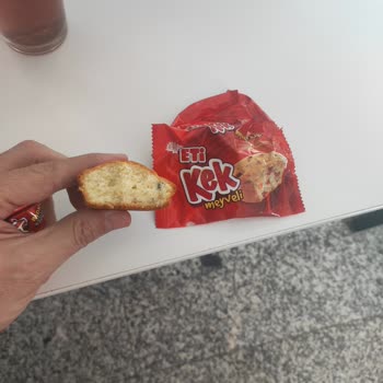 Eti Meyveli Kek: Eskiden Lezzetli, Şimdi Hayal Kırıklığı