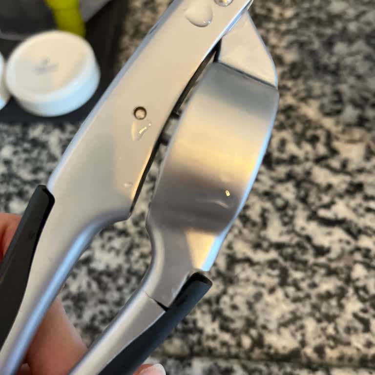 Jumbo Sarımsak Ezici Kırıldı, Kalite Hayal Kırıklığı