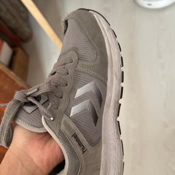 Hummel Ayakkabıda Dikiş Problemi Ve Güven Kırıcı Yanıt