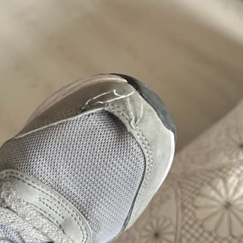 Hummel Ayakkabıda Dikiş Problemi Ve Güven Kırıcı Yanıt