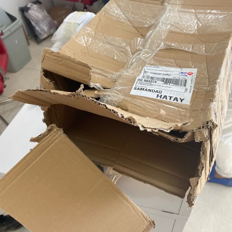 Kargo Ve Mağaza Arasında Kalan Müşteri Mağduriyeti