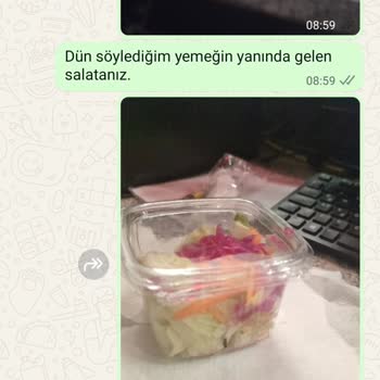 Yemekte Ölmüş Karınca Şoku Ve İlgisiz Hizmet