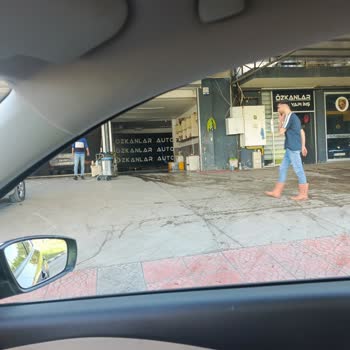 Araç Boyasının Solması: Oto Yıkama Sonrası Mağduriyet