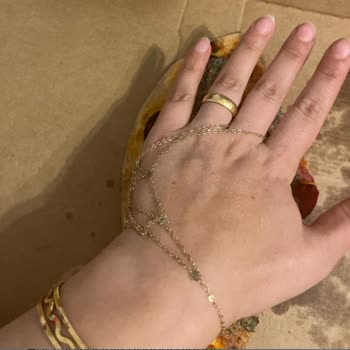 Domino's Pizza Siparişi Hayal Kırıklığı: Küçük Ve Sert Pizzalar
