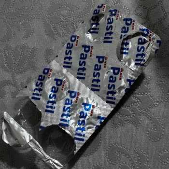 Pastil Ambalajında Şok Eden Böcek Benzeri Cisim