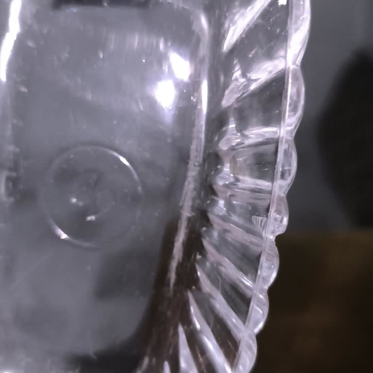 Profilo Bulaşık Makinesi Bulaşıkları Çiziyor