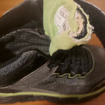 Su Geçiren Skechers Bot Ve Boyner'in İlgisizliği