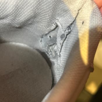 Lacoste Ayakkabıda Beklenmedik Sorun Ve İletişimsizlik