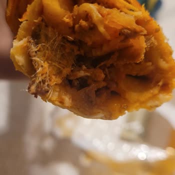 Siparişte Şok: Dönerin İçinden Çıkan Tüylü Sürpriz!