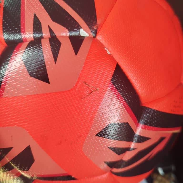 Decathlon'dan Aldığımız Futbol Topu Yırtıldı, İade Kabul Edilmedi