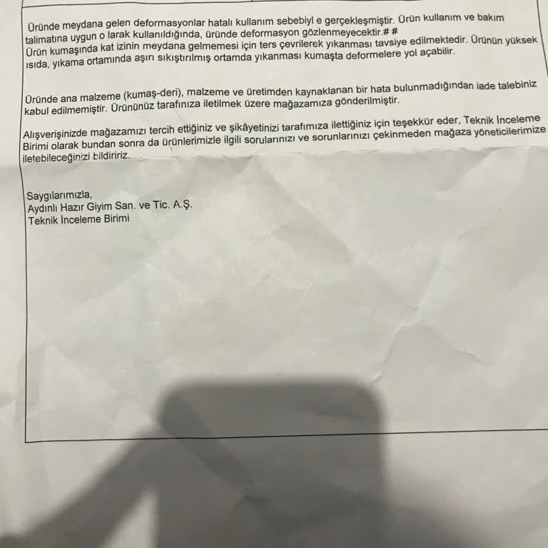Renk Atan Elbiseler Ve Müşteri Hizmetleri Sorunu