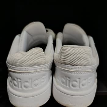 Adidas Ayakkabıda Erken Deformasyon Şüphesi