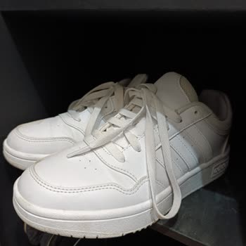 Adidas Ayakkabıda Erken Deformasyon Şüphesi