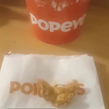 Popeyes Isırılmış Yemek Servis Ediyorlar!