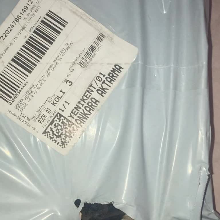Sürat Kargo'da Yırtık Paket Ve İlgisiz Personel Sorunu