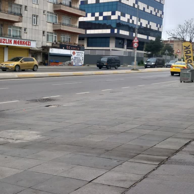 Minibüsçüler Odası Durakta Durmadan Gidiyorlar