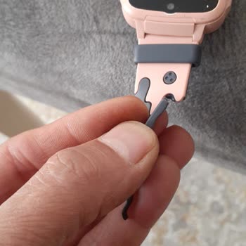 Garantili Saatin Kordonu Koptu, Servis Ücret Talep Ediyor