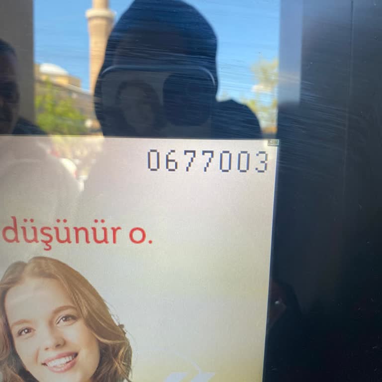 Ziraat Katılım Bankası ATM'de Sıkışan Para: İki Banka Arasında Kalan Müşteri