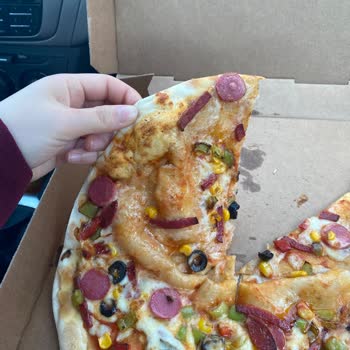 Pişmemiş Ve Kesilmemiş Pizza Sorunu