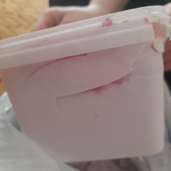 A101'de Kırık Dondurma Kabı Sorunu