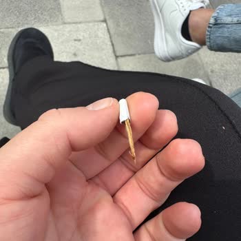 Sigara İçinde Odun Parçası Şoku