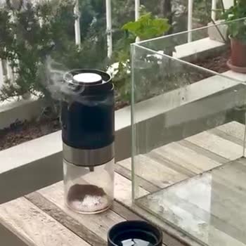 Tchibo Kahve Öğütücüsünün Patlamasıyla Yaşanan Tehlikeli Anlar