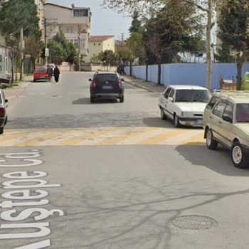Kuştepe Caddesi'nde Güvenlik Sorunları Ve Kaldırım Eksikliği