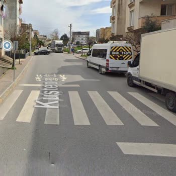 Kuştepe Caddesi'nde Güvenlik Sorunları Ve Kaldırım Eksikliği