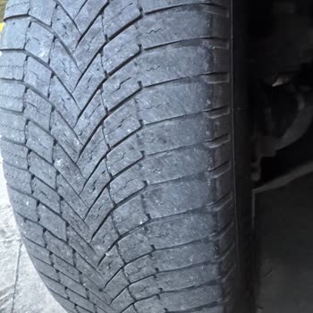 Servis Hatası Sonucu Araçta Boya Ve Lastik Sorunu