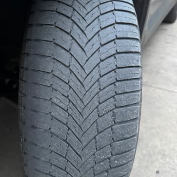 Servis Hatası Sonucu Araçta Boya Ve Lastik Sorunu
