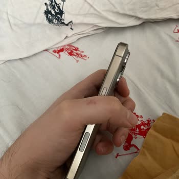 Media Markt'tan Alınan İphone 16 Pro'da Renk Atması Krizi: Ne Değişim Ne İade!