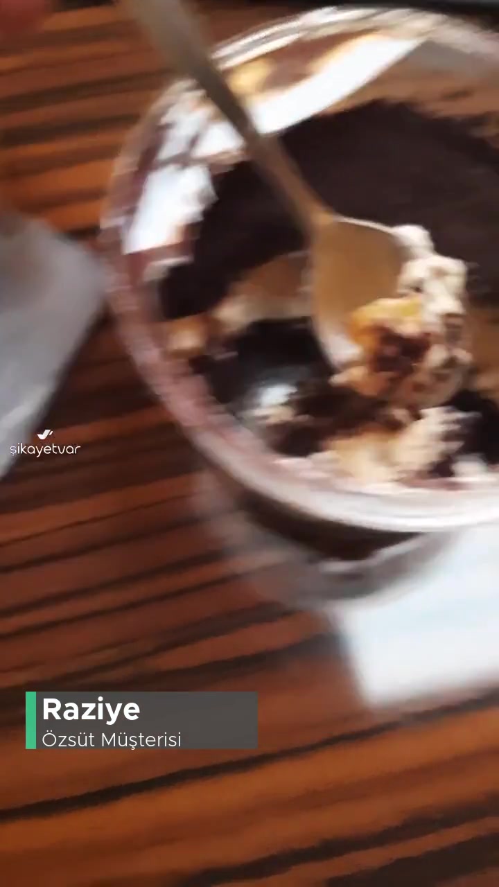 BİM Özsüt Tiramisu İçinden Bir Şey Çıktı videonun kapak resmi
