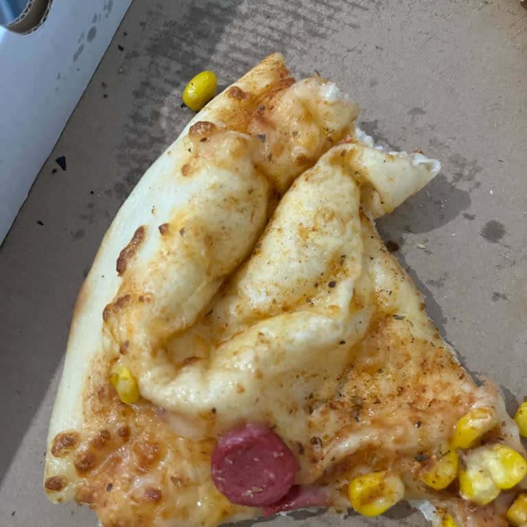 Sosis Ve Mısırdan Yoksun Pizzalar