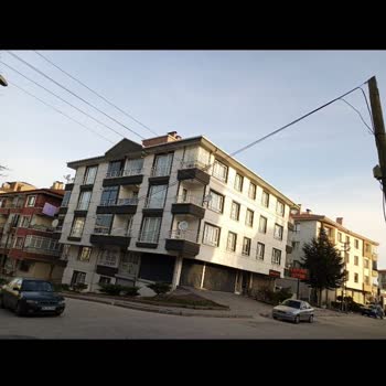 Mamak'ta Tehlike Yaratan Eğilen Direk ve Sarkık Kablo