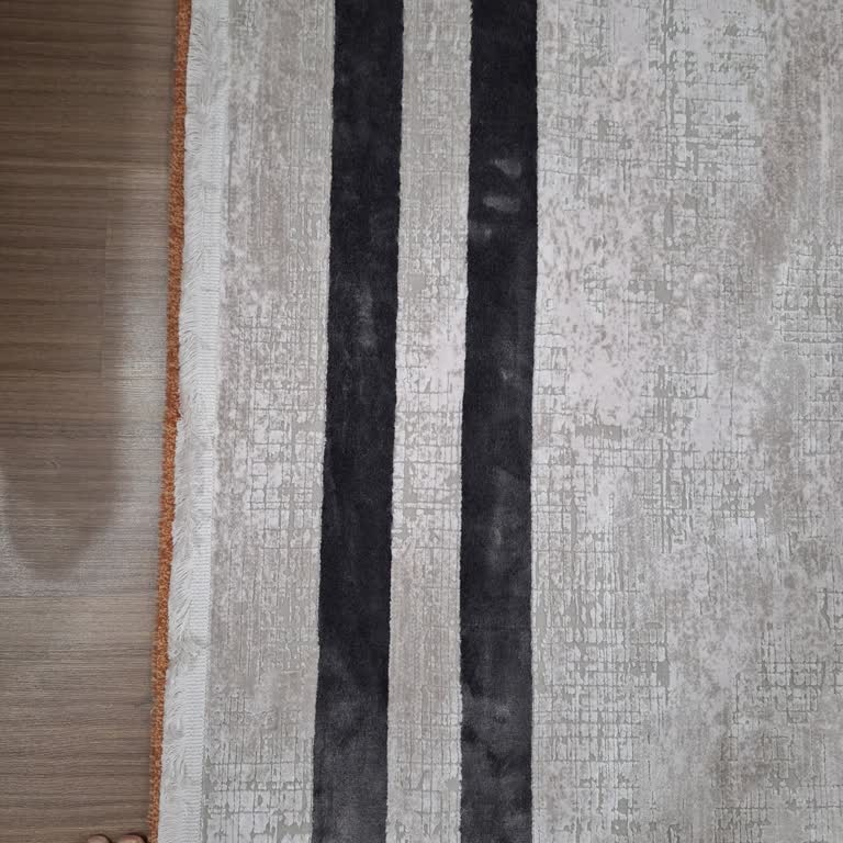 Renk Bozulması Olan Halıya Sahte Gerekçe