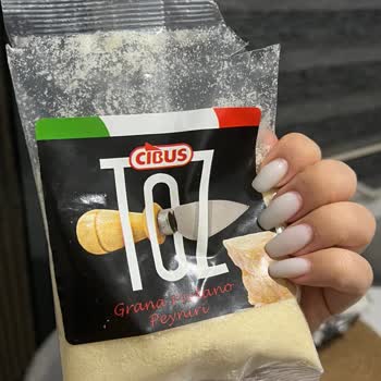 Tarihi Geçmemiş Parmesan Peynirinde Küf Ve Kötü Koku Şoku